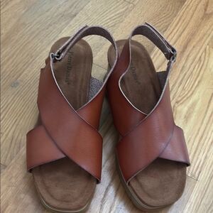 Pierre Dumas Brown Sandals with Criss-Cross Design size 9